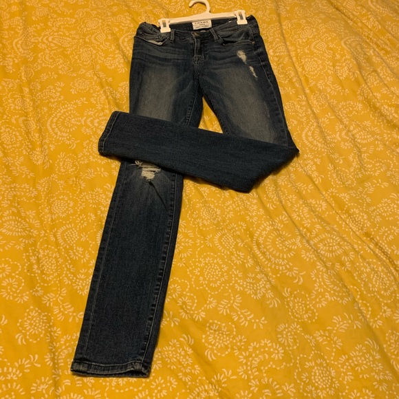 FRAME  Denim jeans. Ripped at knees - Picture 4 of 4